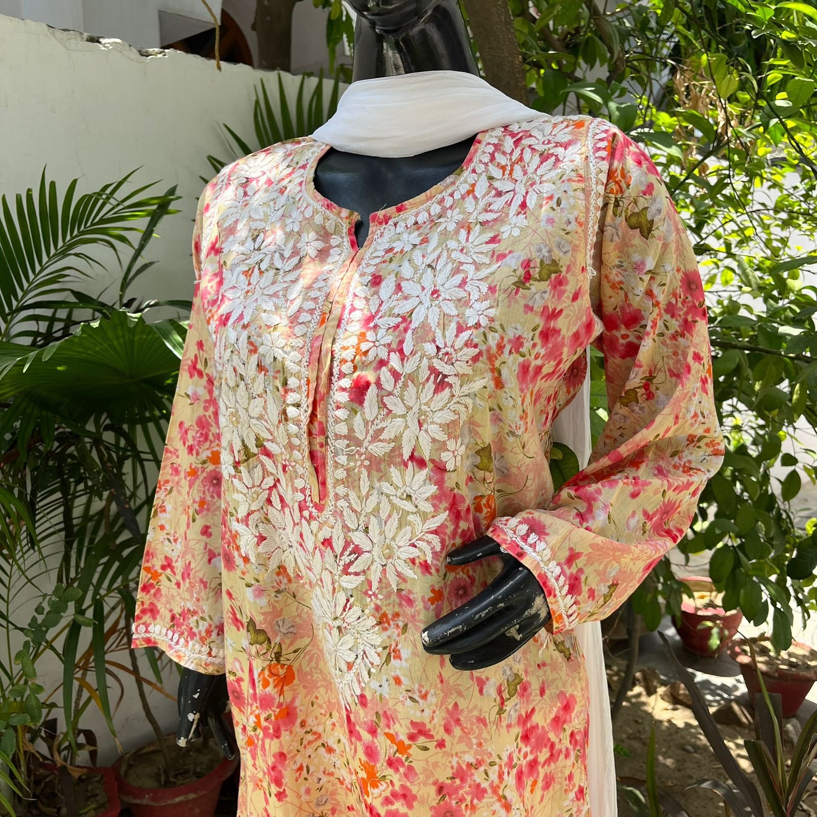 Mulmul-Cotton-Chikankari-Kurta-Orange2.jpg