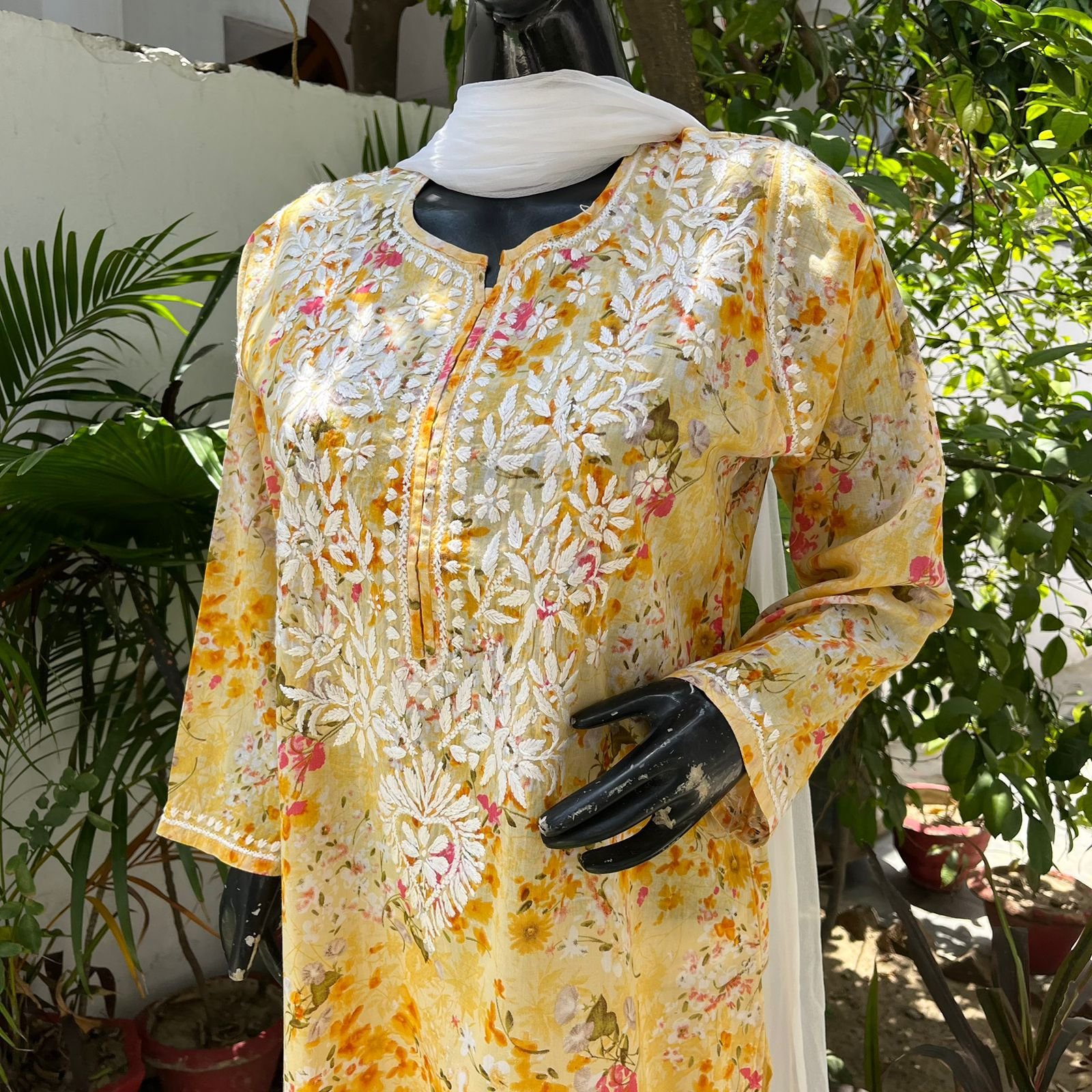 Mulmul-Cotton-Chikankari-Kurta-Yellow2.jpg