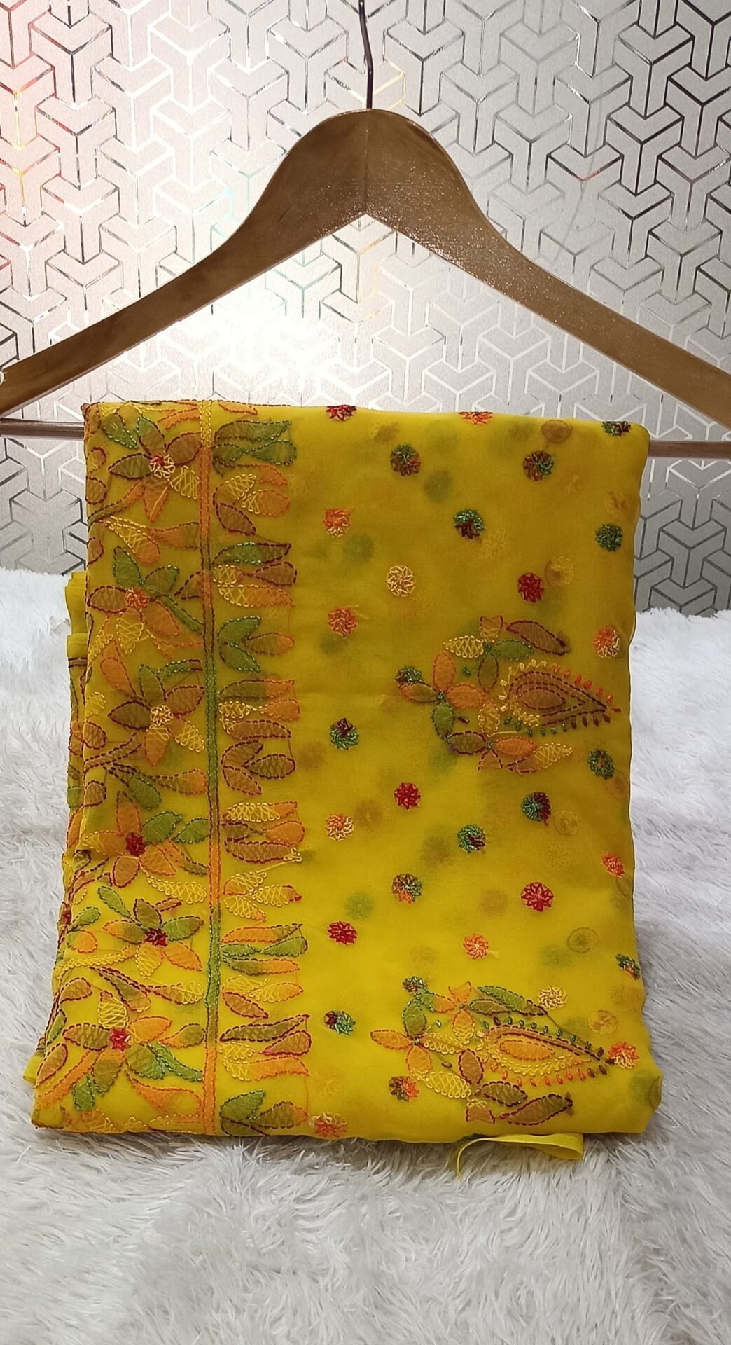 Yellow-Chikankari-Saree-Multicolour-Thread1.jpg